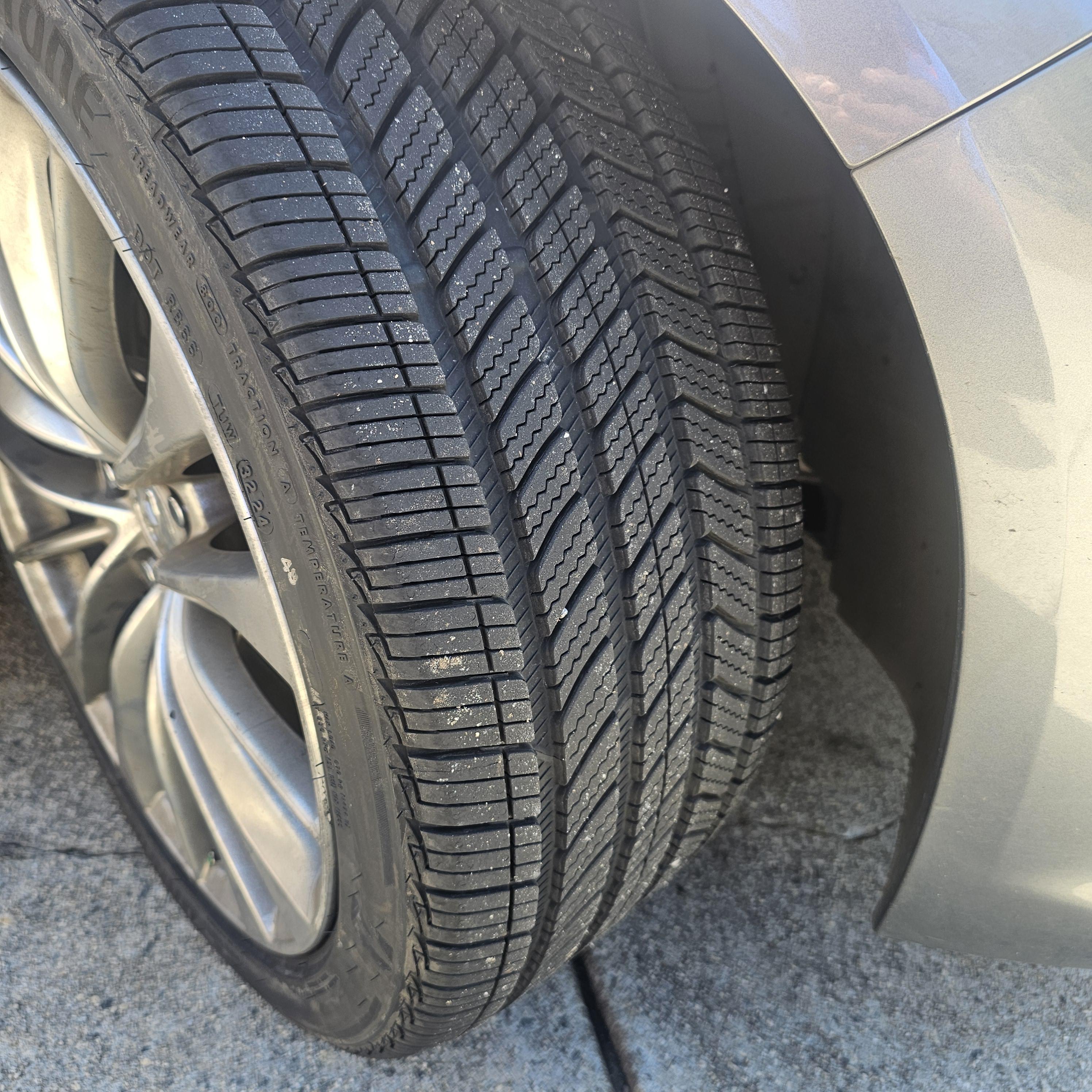 Bridgestone Turanza QuietTrack 225/50R17 94V BSW | Free S