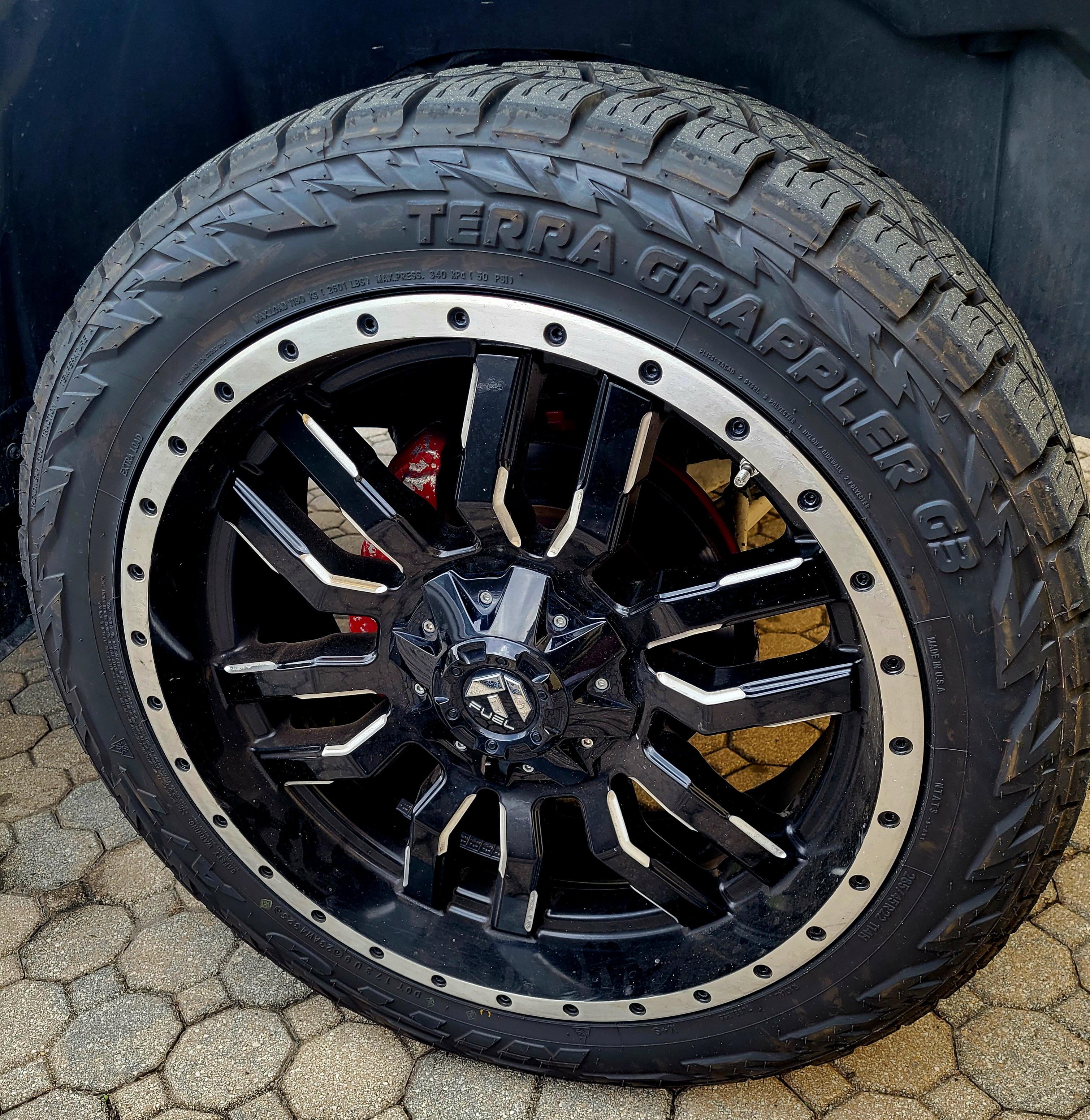 Nitto Ridge Grappler 265/70R17 115T BSW