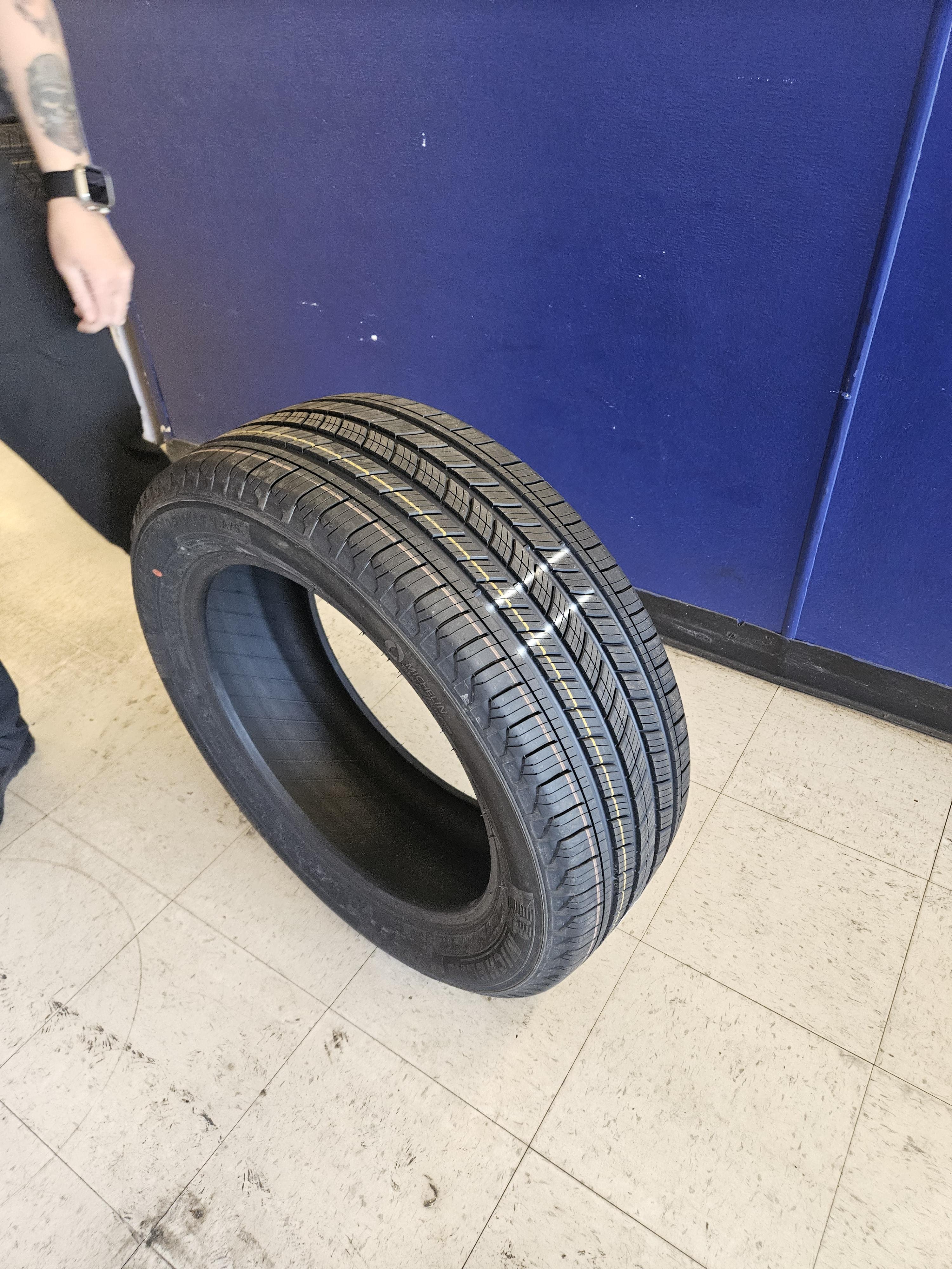 Michelin Primacy 3 ZP (Runflat) 225/55R17 97Y BSW | Free