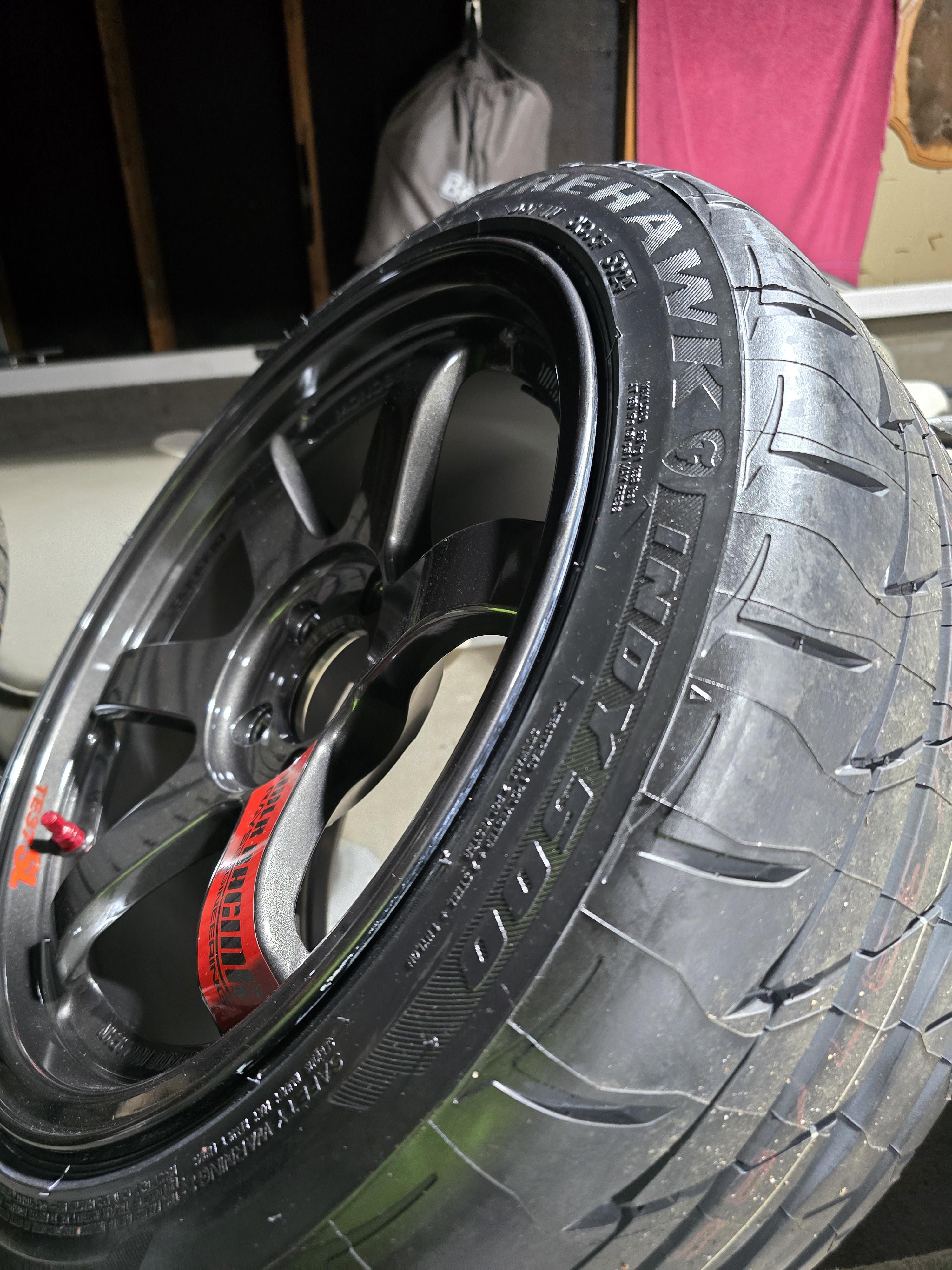 Firestone Firehawk Indy 500 225/40R18XL 92W BSW | Free Sh